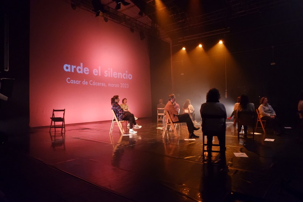 Primera apertura a público del proyecto «Arde el silencio» en la Nave del&nbsp;Duende