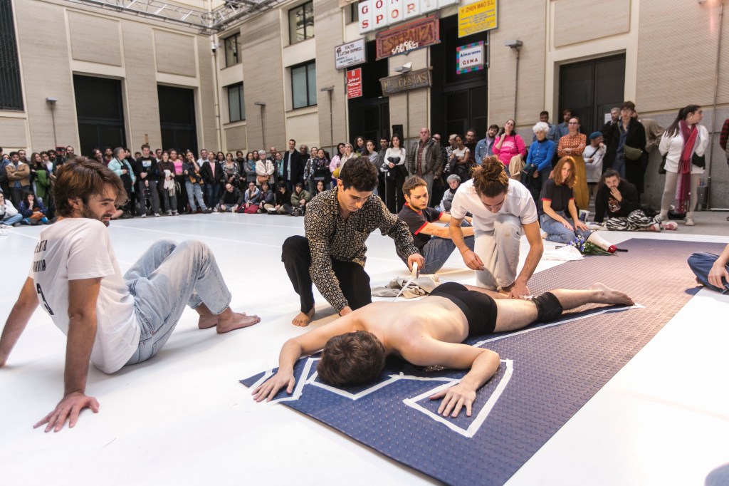 El Instituto de Juventud publica el catálogo de las Ayudas Injuve para la Creación Joven 2022 con el proyecto «Llenad Mi Cuerpo de&nbsp;Piedras»